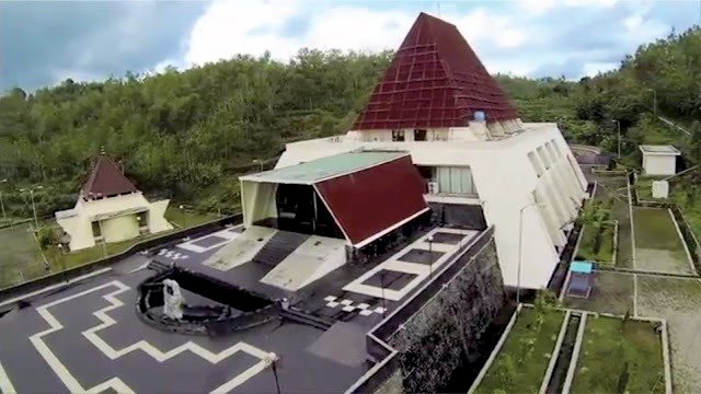 Museum Karst Indonesia Yang Mengandung Semua Hal Berkaitan Dengan Karst Di Pracimantoro, Kawasan Yang Menerima Green Card UNESCO. Dokumentasi Pemkab Wonogiri