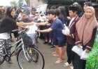 Kolaborasi SMP Pius dan SMP Wahid Hasyim Berbagi Takjil