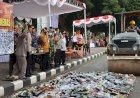 Gelar Apel Pasukan Operasi Ketupat Candi 2025, Polres Purworejo Musnahkan Ribuan Botol Miras
