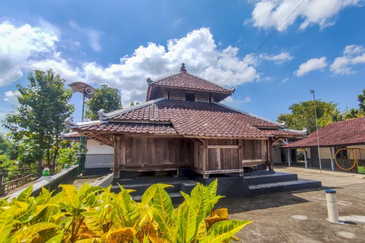 Masjid Tiban Wonokerso Di Baturetno, Wonogiri Yang Konon Dibangun Wali Songo Dan Lebih Tua Dari Masjid Agung Demak. Kompas