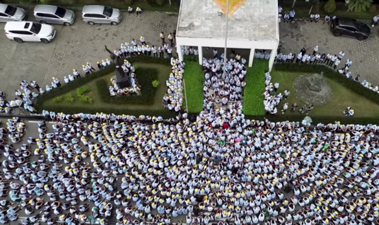 Ribuan Karyawan PT Sritex Mengucapkan Salam Perpisahan Kepada Perusahaan Yang Beroperasi Pada Periode 1966-2025. Dokumentasi Sritex Indonesia