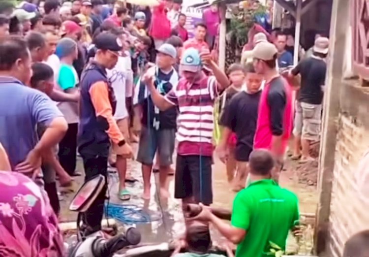 Seorang bocah tewas tenggelam akibat terpleset ketika bermain di pinggir selokan, kejadian terjadi, Selasa (4/3) di Desa Kalitengah, Mranggen, Demak. Dicky Aditya/RMOLJateng