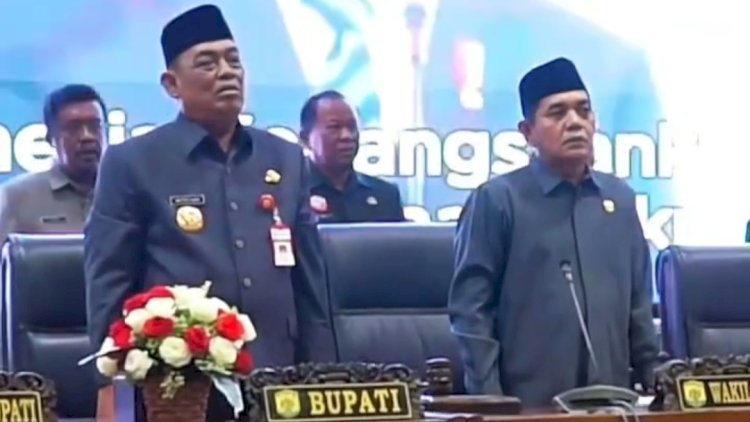 Bupati Grobogan Setyo Hadi saat menghadiri rapar paripurna DPRD Grobogan, Rabu (5/3) siang. Dok Istimewa.