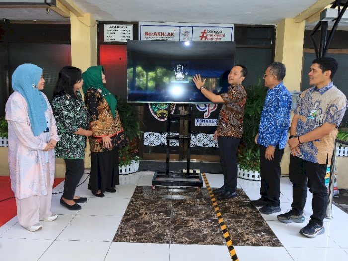 Walkot Solo Respati Adi Resmikan Rumah Konsultasi Klik On PHK Pada Jumat (07/03) Dengan Gandeng 10 Perusahaan Yang Sediakan Lowongan Kerja. Dian Tanti Burhani/RMOLJawaTengah