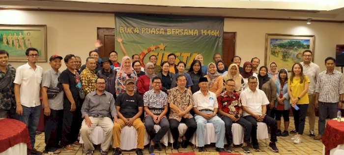 PT Charoen Pokphand Tbk-Food Division Indonesia Gelar Silaturahmi Acara Buka Puasa Bersama Persatuan Wartawan Indonesia (PWI) Surakarta Pada Sabtu (08/03) Petang. Dian Tanti Burhani/RMOLJawaTengah