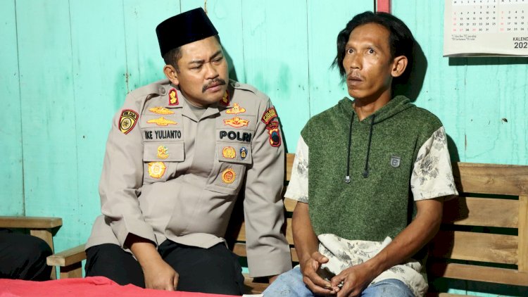 Kapolres Grobogan AKBP Ike Yulianto Wicaksono mendatangi rumah Kusyanto, Dok Istimewa. 