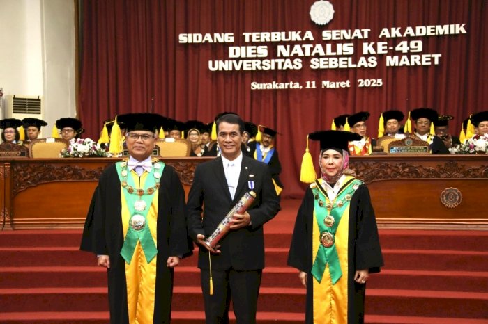 Berkontribusi Majukan Sektor Pertanian, Menteri Pertanian Republik Indonesia, Amran Sulaiman Terima Penghargaan UNS. Dian Tanti Burhani/RMOLJawaTengah
