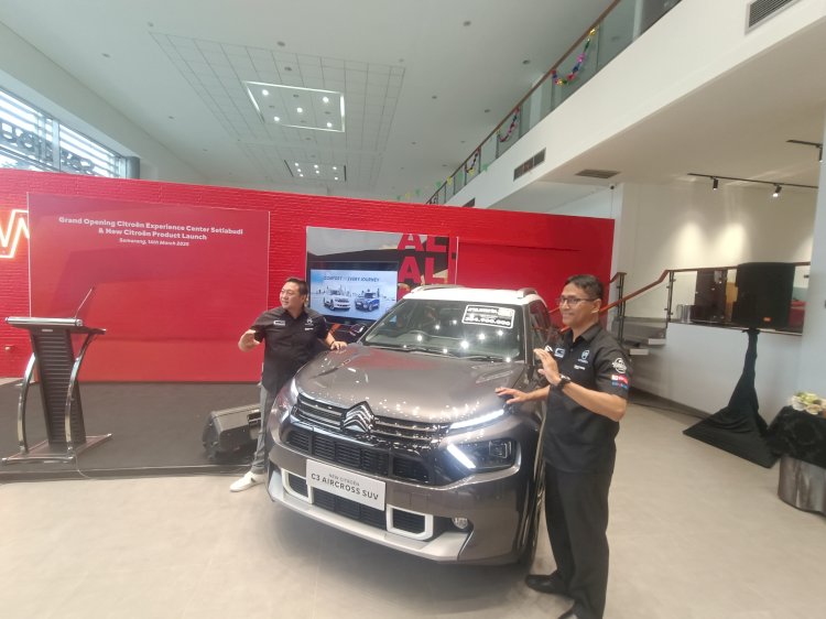 Launching Citroën Experience Center Setiabudi Semarang Sekaligus Peluncuran Dua Unit Terbaru New Citroën C3 Transmisi Manual Dan New Citroën Aircross SUV, Jumat (14/03) Sore. Dicky Aditya/RMOLJateng