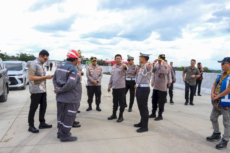 Jajaran Polda Jateng, Dipimpin Kapolda Irjen Ribut Hari Wibowo Lakukan Tinjauan Kesiapan Menerapkan Strategi Pengamanan Melalui Pembagian Wilayah Aglomerasi Dalam Menghadapi Arus Mudik Dan Balik Lebaran 2025. Dokumentasi Humas Polda Jateng