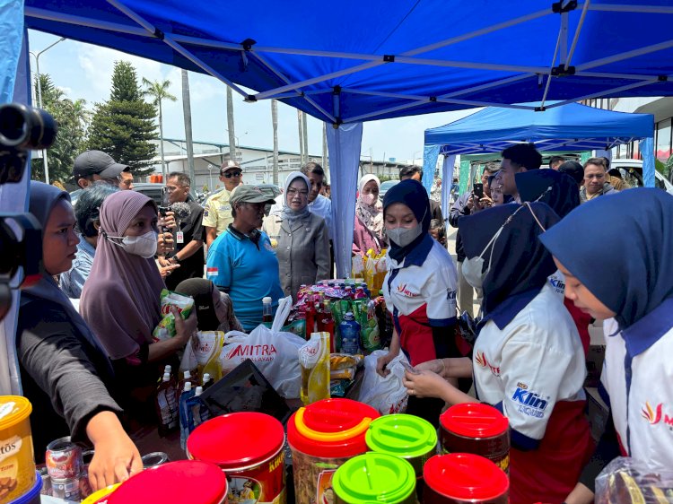 Selain Penyaluran Bantuan Beras, Pemkab Sukoharjo Juga Menggelar Gerakan Pangan Murah (GPM) Di Lokasi Eks Kantor Sritex, Senin (24/03) Di Eks Kantor Sritex, Senin (24/03). Dokumentasi Baznas Sukoharjo