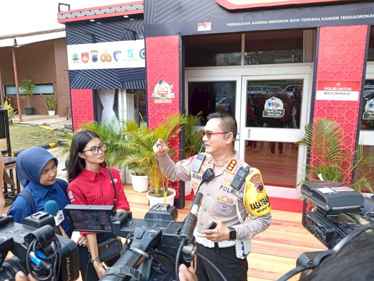 Dirlantas Polda Jateng Kombes Pol Sonny Irawan Menyampaikan One-Way Lokal Diterapkan Mulai Gerbang Tol Kalikangkung-Bawen Menyusul Terjadinya Kepadatan Puncak Arus Mudik, Jumat (28/3) Pagi. Dokumentasi Humas Polda Jateng