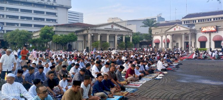 Salat Ied Dan Open House Bersama Wali Kota Semarang Di Depan Balai Kota, Senin (31/03) Menyambut Idul Fitri 1446 H. Dokumentasi Pemkot Semarang