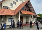 Jajaran Polres Jepara Gelar Sterilisasi Gereja Jelang Perayaan Wafat Isa Almasih