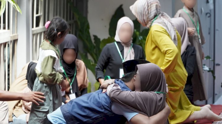 Suasana pertemuan warga binaan dengan keluarganya dalam perayaan hari raya Idulfitri, Senin (31/3). dok Rutan Banjarnegara.