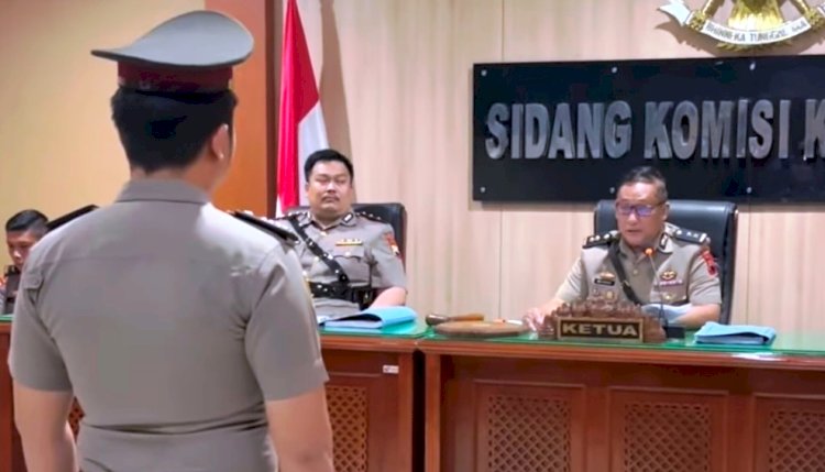 Brigadir AK pelaku diduga aniaya dan bunuh bayi anaknya sendiri hasil hubungan gelap jalani sidang kode etik, Kamis (10/4), dari persidangan mendapatkan sanksi PTDH alias pemecatan. Istimewa
