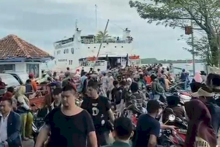 Suasana pasca libur panjang Karimunjawa masih di padati Pengunjung. Yosef Hidayat/RMOLJateng