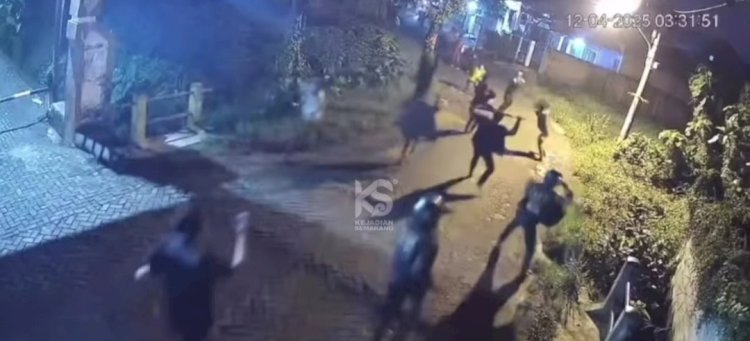 Tawuran 'kreak' dua kelompok saling serang dan live di medsos terjadi Sabtu (12/4) dini hari di Sendangmulyo, Tembalang (Dok. Info kejadian Semarang)