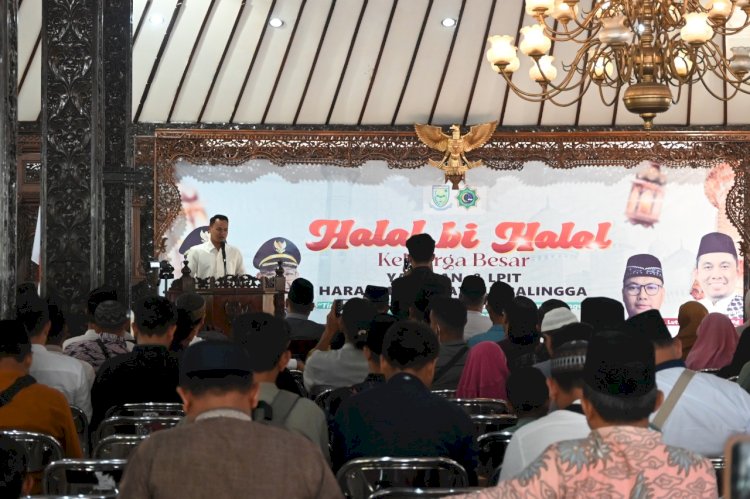 Bupati Purbalingga, Fahmi M Hanif saat memberikan sambutan dalam acara halal bi halal LPIT Purbalingga, Minggu (13/4). dok Humas Pemkap Purbalingga