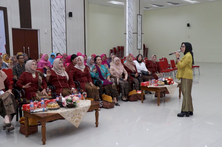 Kreativitas Perempuan Jadi Fokus Seminar Hari Kartini DPPKBP3A Sukoharjo. Dinkominfo Sukoharjo