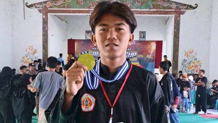 Siswa asal Grobogan yang berhasil menjuarai Sale Open Cup Pencak Silat 2025 di Rembang. Dok Istimewa
