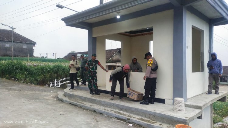 Setelah Apel Resmi Oleh Tim Gabungan - Baik Dari Unsur Kepolisian, TNI, Polisi Hutan, Dan Petugas Taman Nasional Gunung Merbabu - Akhirnya Posko Pendakian Gunung Merbabu Via Selo Resmi Dibuka Setelah Ditutup Selama 5 (Lima) Bulan, Pada Jumat, (18/05). Humas Polres Boyolali