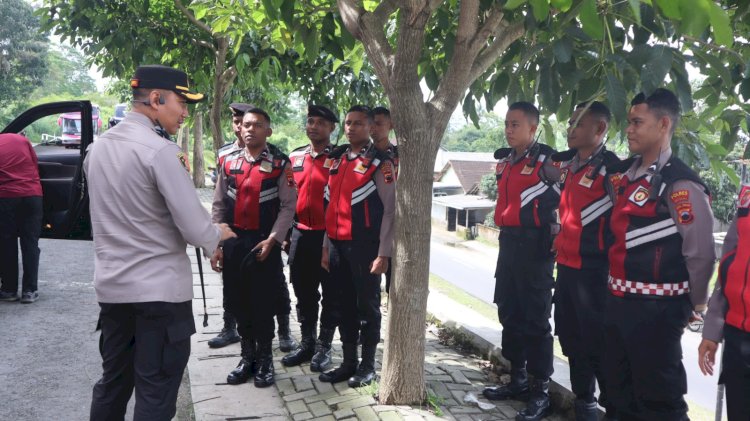 Kapolres Boyolali AKBP Rosyid Hartanto Pimpin Pengamanan Laga Persebi-Persitara, Liga 4 Nasional Di Stadion Kebogiro. Humas Polres Boyolali