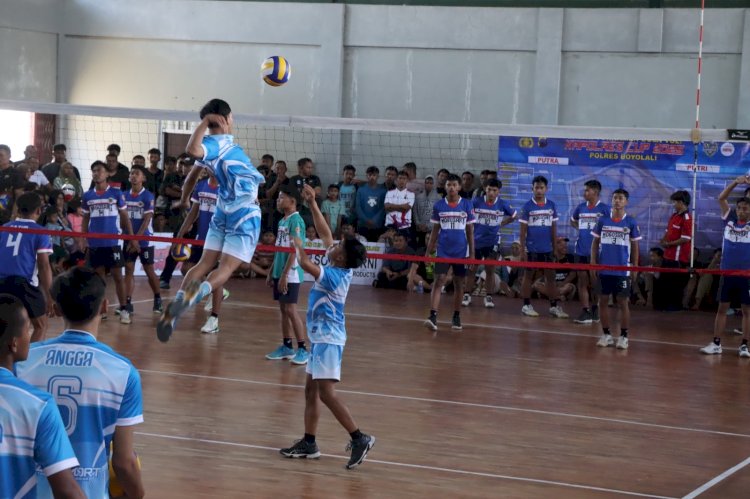 Perjuangan Atlet Bola Voli Boyolali Dalam Meraih Kejuaraan Turnamen Kapolres Cup 2025. Humas Polres Boyolali