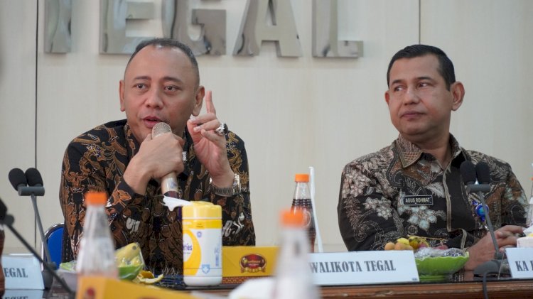 Walikota Tegal, Dedy Yon Bersama Kepala Kepala BNNP Jawa Tengah, Agus Rohmat. Sofia/RMOLJawaTengahWalikota Tegal, Dedy Yon Bersama Kepala Kepala BNNP Jawa Tengah, Agus Rohmat. Sofia/RMOLJawaTengah