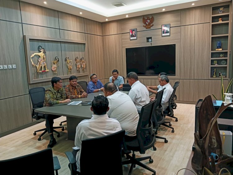 Tim Pemkab Rembang saat berkunjung ke Kantor BBWS Pemali Juana di Semarang pekan lalu. dok/DPUTaRu
