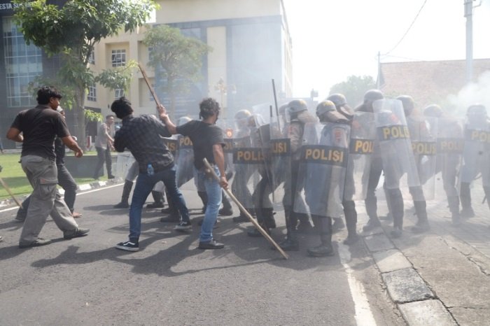 Polresta Surakarta intensifkan latihan Dalmas Jelang Peringatan May Day. Dian Tanti/RMOLJateng
