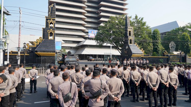 Polda Jateng Dalam Rangka Pengamanan Hari Buruh Internasional Atau May Day 2025 Menurunkan Personel Gabungan Sebanyak 3.089 Untuk Menjaga Aksi Berjalan Tertib Dan Aman. Humas Polda Jateng