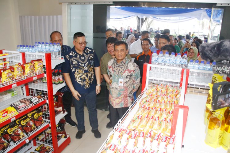 Tepati Janjinya, Gubernur Jateng Ahmad Luthfi Hadiahkan Koperasi Buruh Di Peringatan May Day Atau Hari Buruh Internasional 1 Mei 2025 Sebagai Solusi Kebutuhan Pokok Murah. Pemprov Jateng