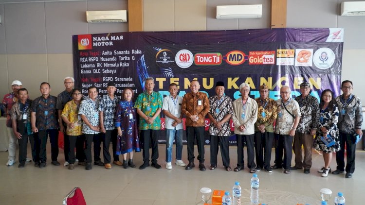 Wali Kota Tegal, Dedy Yon Supriyono menghadiri acara Temu Kangen Paguyuban Awak Radio Siaran Tegal Raya (Parastera) di Rumah Makan Dapoer Tempo Doeloe, Kecamatan Margadana Kota Tegal, Sabtu (3/5) siang. Istimewa 
