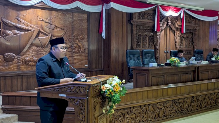 Wabup Rembang Gus Hanies saat memaparkan RPJMD pada Rapat paripurna DPRD Rembang, Senin siang (5/5). Yon Daryono/RMOLJateng
