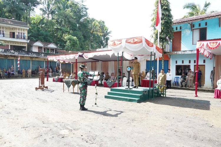 TNI Manunggal Membangun Desa (TMMD) Sengkuyung Tahap II Kabupaten Purworejo, Dilaksanakan Di Desa Cempedak Kecamatan Bruno, Diawali Dengan Upacara Pembukaan Pada Selasa (06/05) Di Lapangan Pasar Cepedak, Dengan Inspektur Upacara Wabup Dion Agasi. Prokopim Purworejo