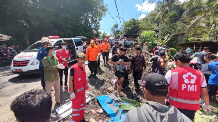 Turunan Kalijambe Di Jalan Raya Purworejo-Magelang Tepatnya Di Desa Kalijambe Kecamatan Bener, Purworejo Telah Memakan Korban Jiwa, Rabu (07/05) Sekitar Pukul 10.30 WIB. Polres Purworejo