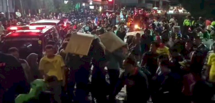 Laka Truk Terguling Di Tanjakan Tanah Putih Semarang, Kamis (08/05) Malam Menurut Keterangan Polisi Terguling Setelah Rem Blong. Istimewa 