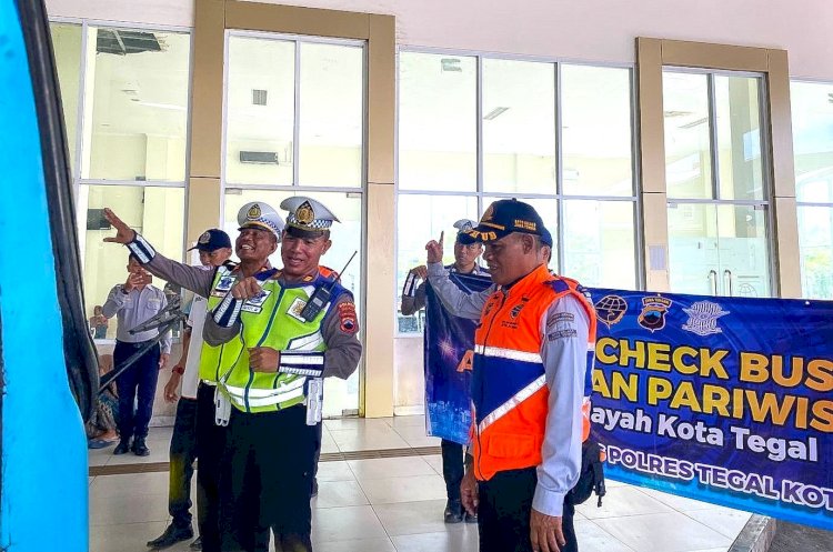 Polres Tegal Kota laksanakan Ramp Chek pada kendaraan umum. dok Humas Polres Tegal Kota.
