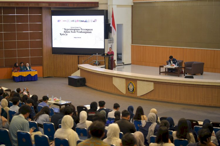 Wali Kota Semarang Agustina Wilujeng Melalui Forum Diskusi Bersama BEM Undip Ajak Para Mahasiswa Terlibat Berikan Masukan Mencari Solusi Untuk Kota Semarang. Dokumentasi Diskusi Wali Kota Semarang Dan BEM Undip