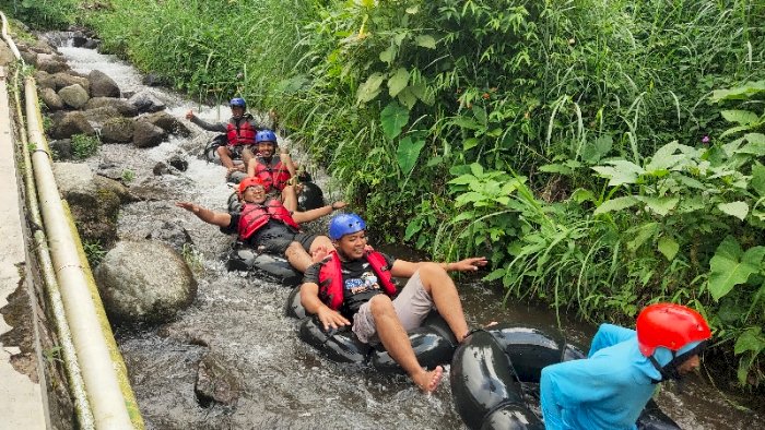 Sensasi Yang Menguji Adrenalin Di Wisata Air Jumog River Tubing. Istimewa
