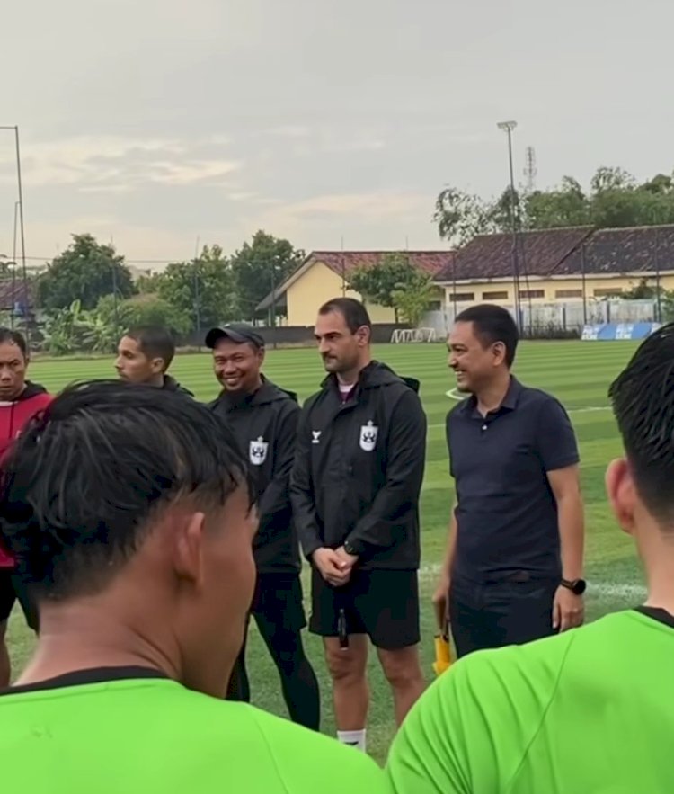 CEO PSIS Semarang Yoyok Sukawi Menyatakan Siap Bertanggung Jawab Atas Prestasi Buruk PSIS. Dokumentasi