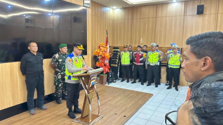 Kapolres Purbalingga AKBP Achmad Akbar, Saat Memimpin Apel Patroli Gabungan Di Aula Mapolres, Sabtu (10/05) Malam. Humas Polres Purbalingga