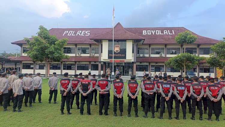Polres Boyolali Menggelar Patroli Skala Besar Pada Sabtu (10/05) Sore Yang Merupakan Wujud Sinergi Antara Polres Boyolali, Kodim 0724/Boyolali, Dan Satpol PP Kabupaten Boyolali. Humas Polres Boyolali