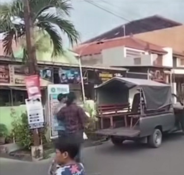 Tim Elang Polsek Semarang Utara ringkus pemuda diduga hendak balas dendam ke temannya dengan barang bukti clurit di tangannya (Dok. Info Seputar Semarang)