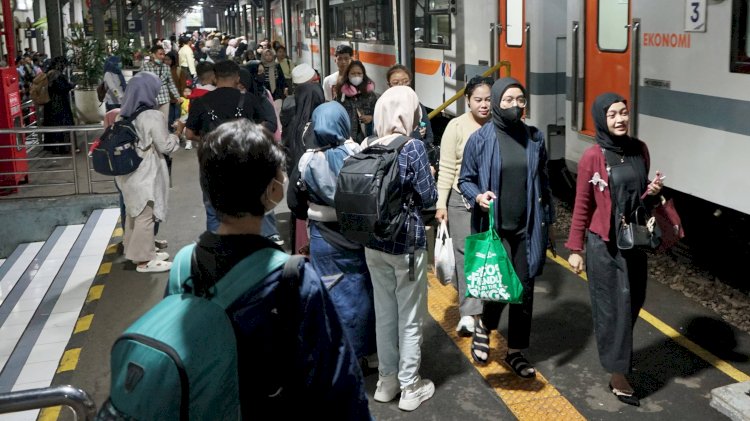 Penumpang KAI Daop 4 Semarang, Dok KAI